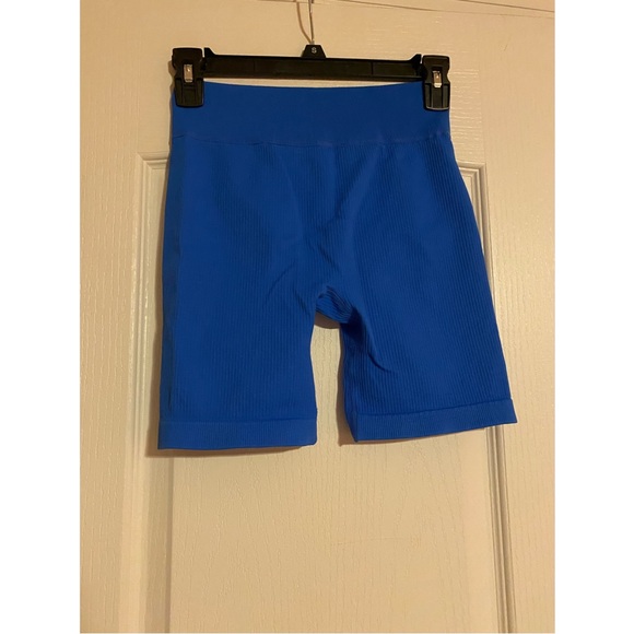 Blue workout shorts - Picture 2 of 2